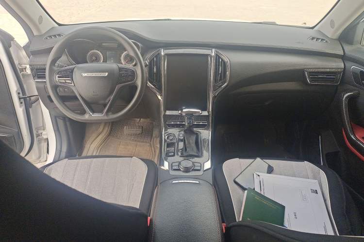 Used Leopaard CS9 2017 1.5L CVT Fashion Edition Interior 3