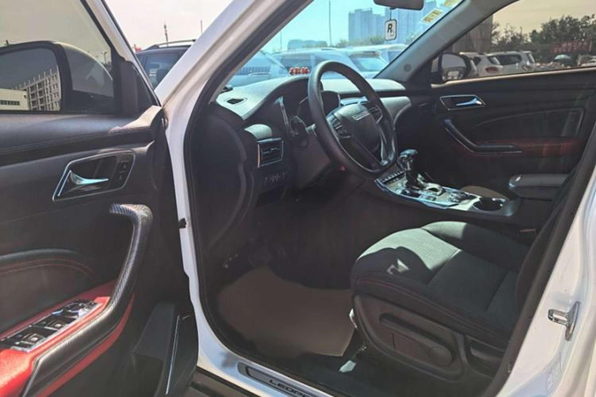 Used Leopaard CS9 2017 1.5L CVT Fashion Edition Interior 4