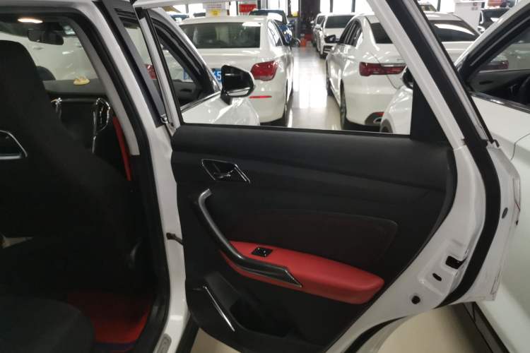 Used Leopaard CS9 2017 1.5L CVT Fashion Edition Interior 6