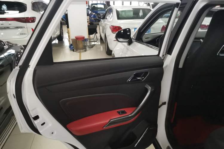 Used Leopaard CS9 2017 1.5L CVT Fashion Edition Interior 8