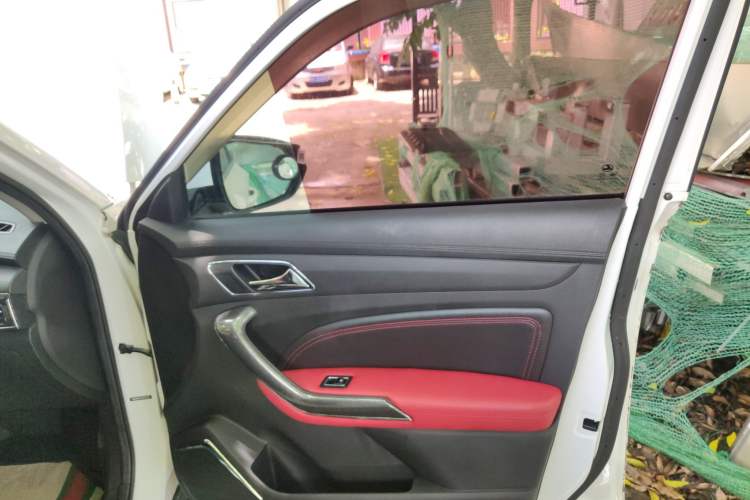 Used Leopaard CS9 2017 1.5L CVT Comfort Model Right Front Door Interior