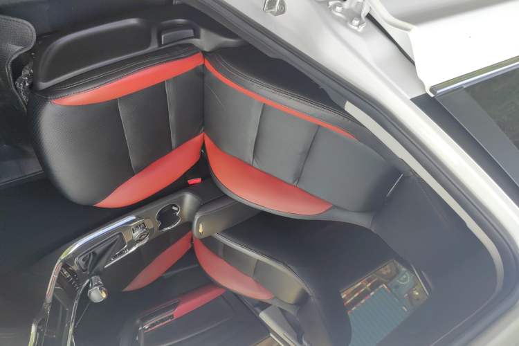 Used Leopaard CS9 2017 1.5L CVT Fashion Edition Right Front Seat