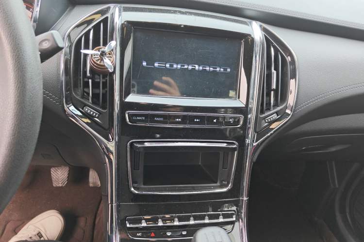 Used Leopaard CS9 2017 1.5L Manual Fashion Model Audio And AC Panel