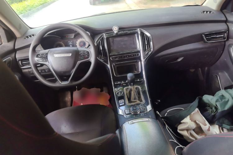 Used Leopaard CS9 2017 1.5L Manual Fashion Model Center Console