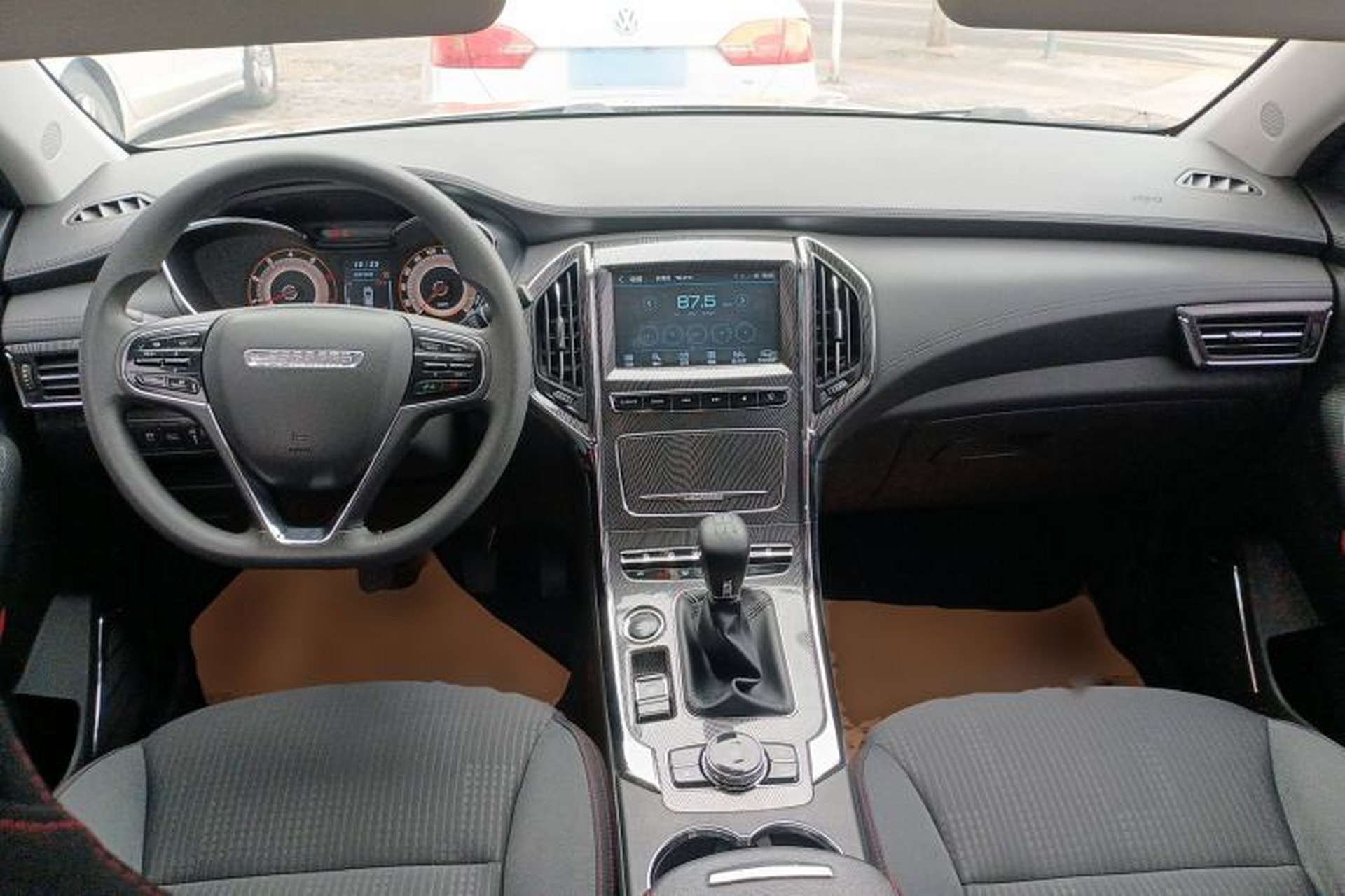 Used Leopaard CS9 2017 1.5L Manual Fashion Model Center Console