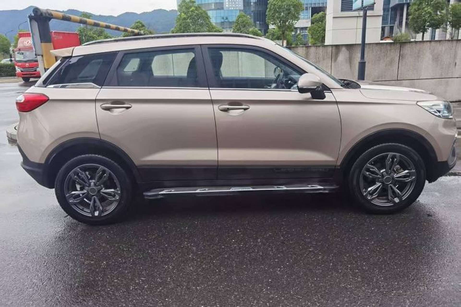 Used Leopaard CS9 2017 1.5L Manual Fashion Model Exterior 4