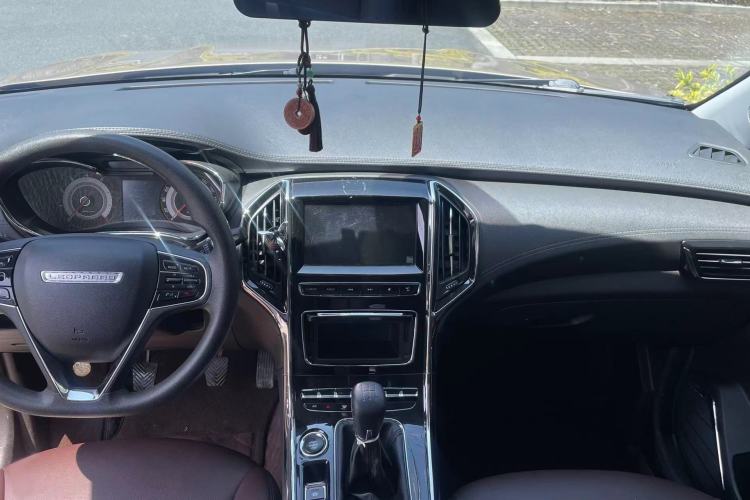 Used Leopaard CS9 2017 1.5L Manual Fashion Model Interior 2