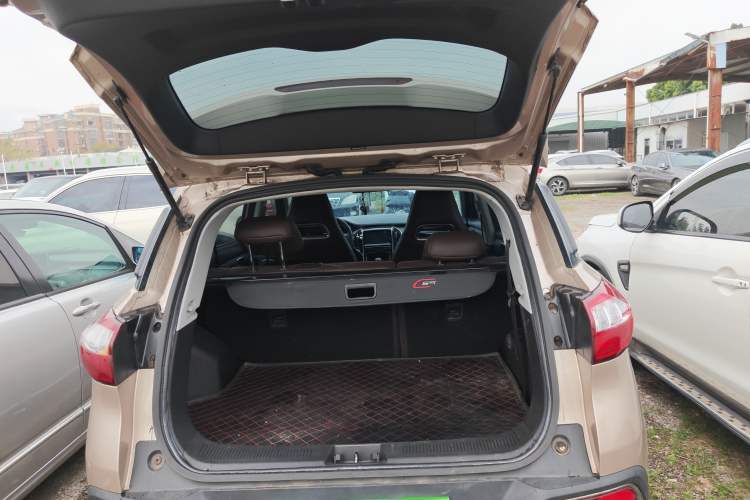 Used Leopaard CS9 2017 1.5L Manual Fashion Model Trunk
