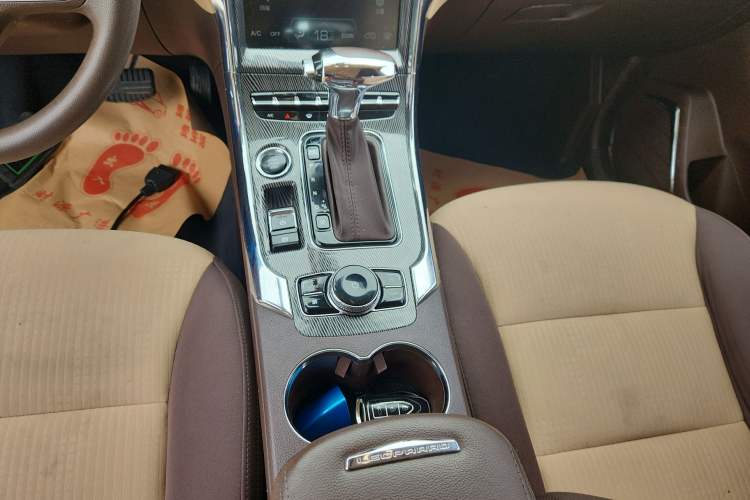 Used Leopaard CS9 2018 1.5T CVT Jingrui Model Gear Lever