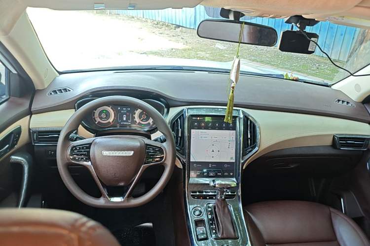 Used Leopaard CS9 2018 1.5T CVT Jingrui Model Center Console