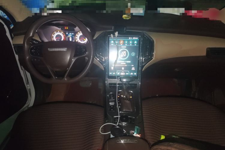 Used Leopaard CS9 2018 1.5T CVT Jingrui Model Center Console