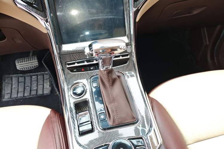 Used Leopaard CS9 2018 1.5T CVT Jingrui Model Gear Lever
