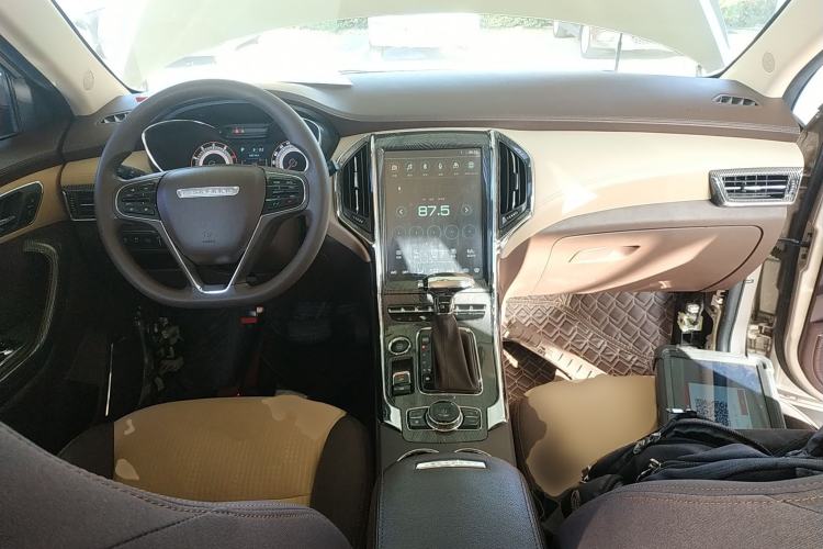Used Leopaard CS9 2018 1.5T CVT Jingrui Model Center Console