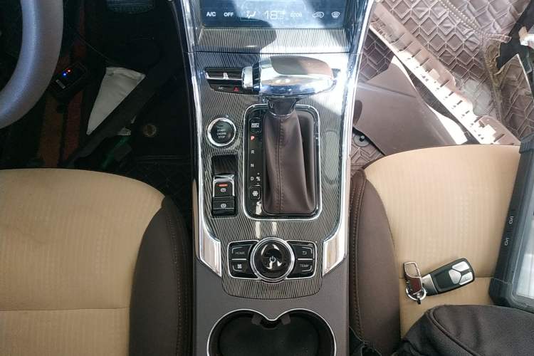Used Leopaard CS9 2018 1.5T CVT Jingrui Model Gear Lever