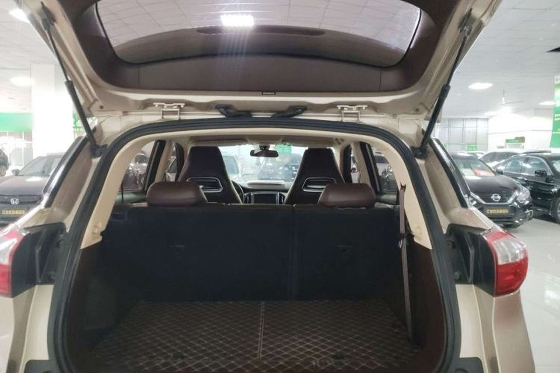 Used Leopaard CS9 2018 1.5T CVT Jingrui Model Trunk