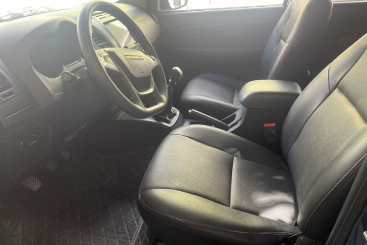 Used Leopaard CT7 2018 1.9T Diesel Two-Wheel Drive Advanced Dual-Door Version D19TCIE Interior 2