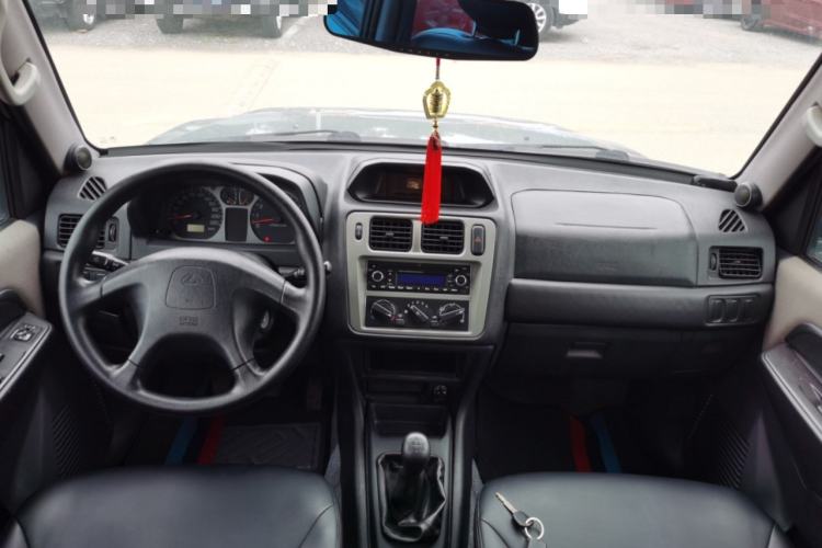Used Leopaard Feiting 2008 2.0L Manual Two-Wheel Drive Center Console