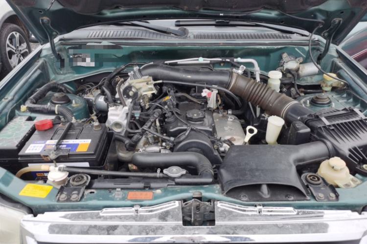 Used Leopaard Feiting 2008 2.0L Manual Two-Wheel Drive Engine Bay