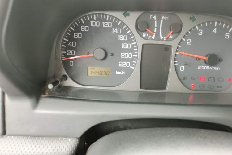 Used Leopaard Feiting 2008 2.0L Manual Two-Wheel Drive Odometer Close Up