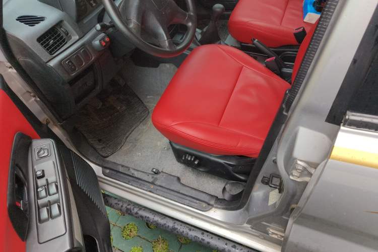 Used Leopaard Feiting 2009 2.0L 4x4 Luxury Edition Driver Seat