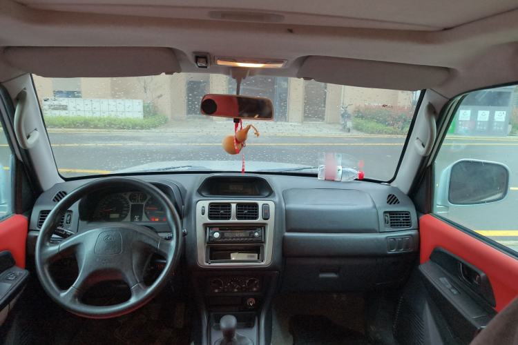 Used Leopaard Feiting 2009 2.0L 4x4 Luxury Edition Headliner