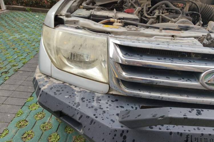 Used Leopaard Feiting 2009 2.0L 4x4 Luxury Edition Right Front Headlight