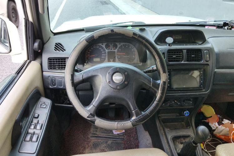 Used Leopaard Feiting 2009 2.0L 4x4 Standard Edition Steering Wheel