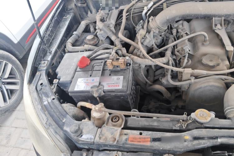 Used Leopaard Feiting 2010 Fashion Edition 1.5L Two-Wheel Drive Comfort Version Engine Bay Right