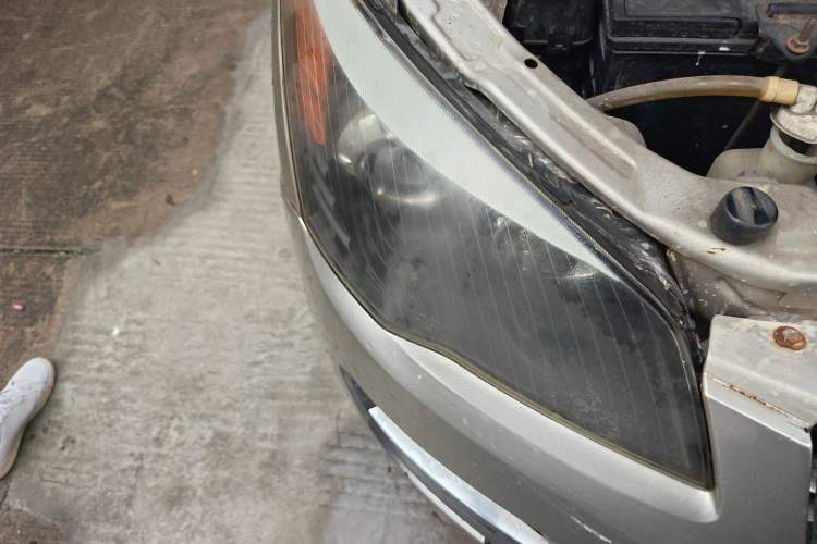Used Leopaard Feiting 2010 Fashion Edition 1.5L Two-Wheel Drive Comfort Version Right Front Headlight