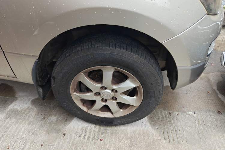 Used Leopaard Feiting 2010 Fashion Edition 1.5L Two-Wheel Drive Comfort Version Right Front Wheel Hub