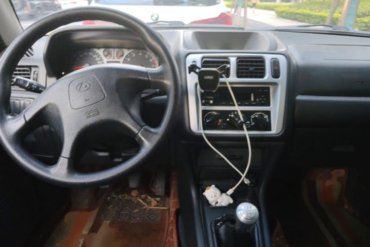 Used Leopaard Feiting 2013 Classic Edition 2.0L Two-Wheel Drive Standard Model Center Console