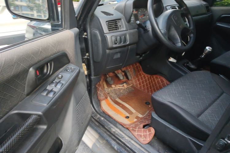 Used Leopaard Feiting 2013 Classic Edition 2.0L Two-Wheel Drive Standard Model Driver Seat