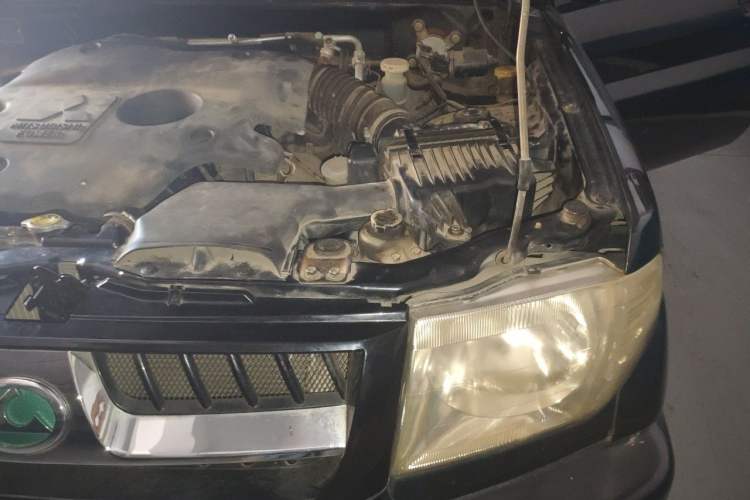 Used Leopaard Feiting 2013 Classic Edition 2.0L Two-Wheel Drive Standard Model Engine Bay Left