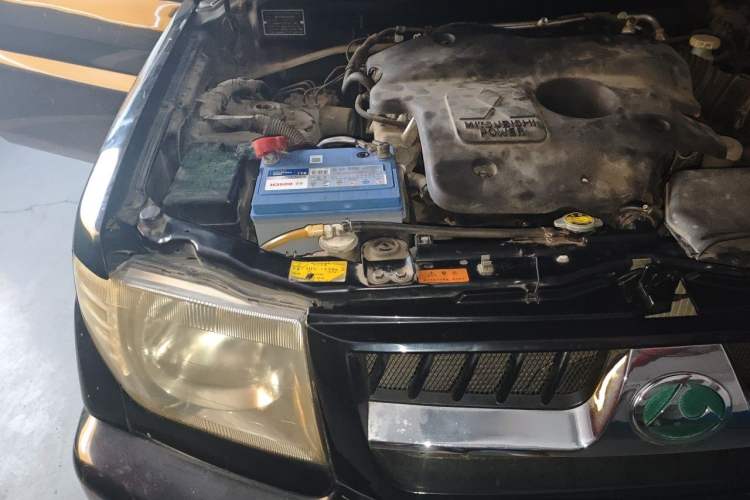 Used Leopaard Feiting 2013 Classic Edition 2.0L Two-Wheel Drive Standard Model Engine Bay Right