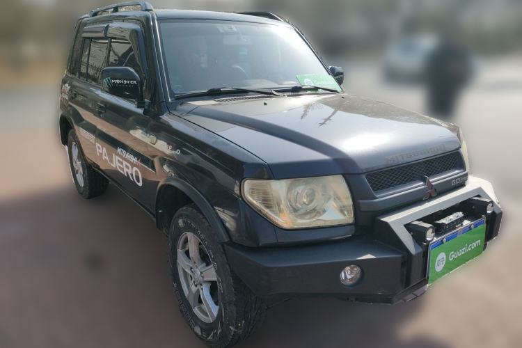 Used Leopaard Feiting 2013 Classic Edition 2.0L Four-Wheel Drive Standard Model Front Right 45 Deg