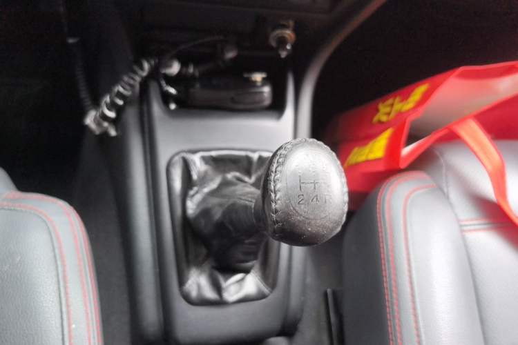 Used Leopaard Feiting 2013 Classic Edition 2.0L Two-Wheel Drive Standard Model Gear Lever