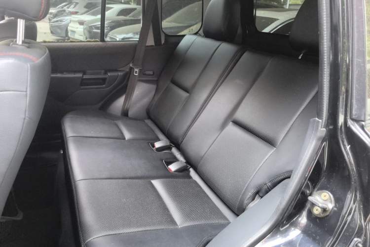 Used Leopaard Feiting 2013 Classic Edition 2.0L Two-Wheel Drive Standard Model Left Rear Seat