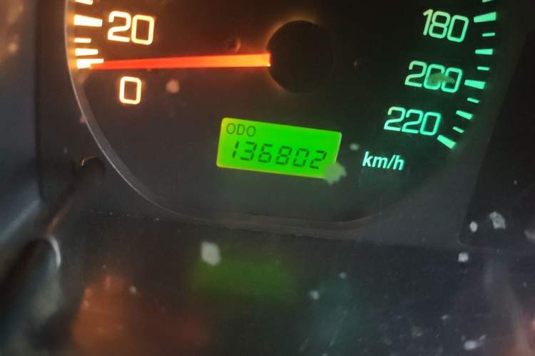 Used Leopaard Feiting 2013 Classic Edition 2.0L Two-Wheel Drive Standard Model Odometer Close Up