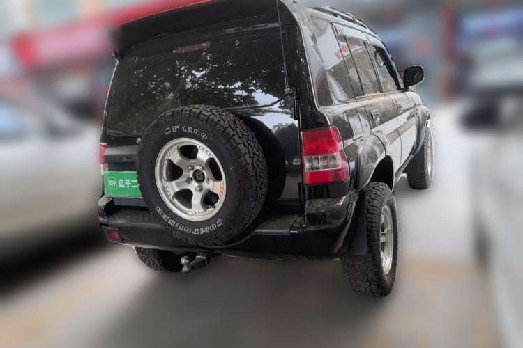Used Leopaard Feiting 2013 Classic Edition 2.0L Two-Wheel Drive Standard Model Rear Right 45 Deg