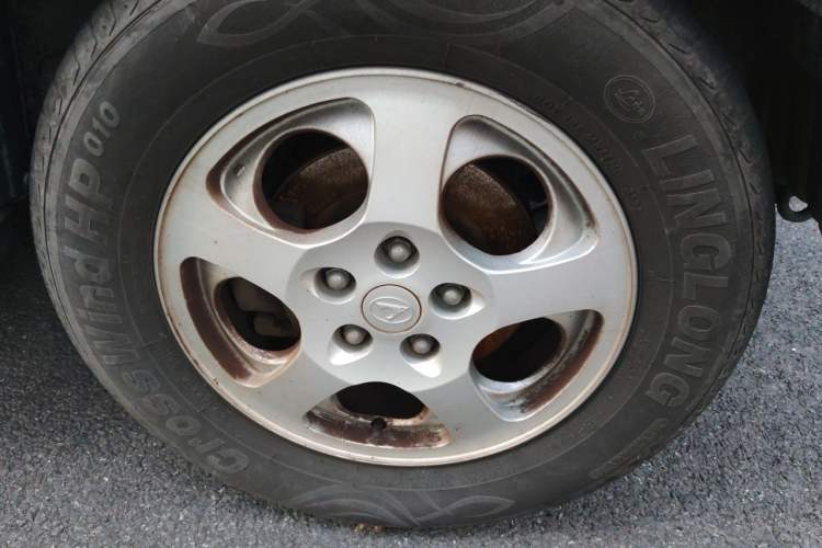 Used Leopaard Feiting 2013 Classic Edition 2.0L Two-Wheel Drive Standard Model Right Front Wheel Hub