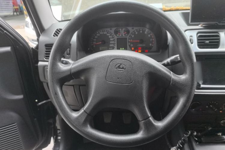 Used Leopaard Feiting 2013 Classic Edition 2.0L Two-Wheel Drive Standard Model Steering Wheel
