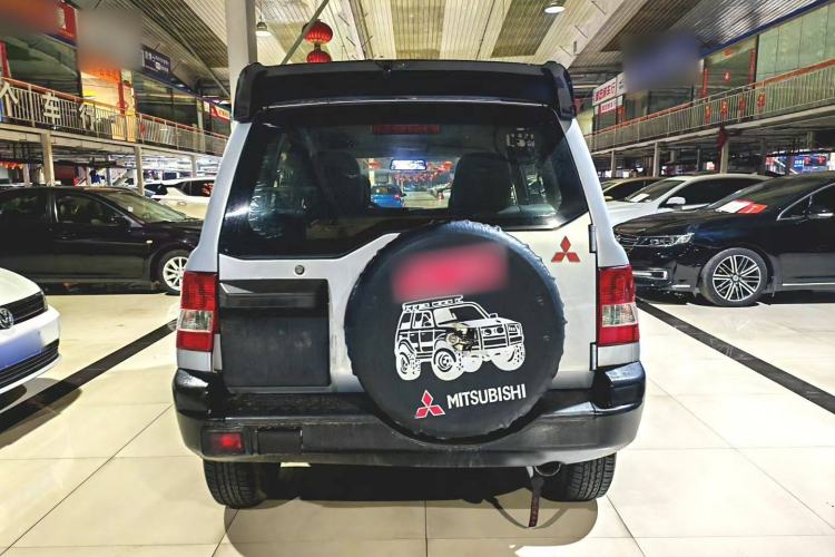Used Leopaard Feiting 2013 Classic Edition 2.0L Two-Wheel Drive Standard Model Exterior 4
