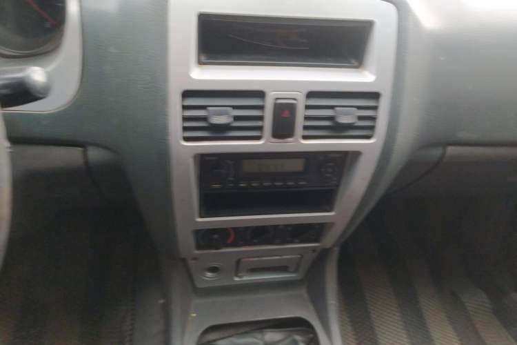 Used Leopaard Feiyang 2010 2.2L - YZK1022EAS Audio And AC Panel