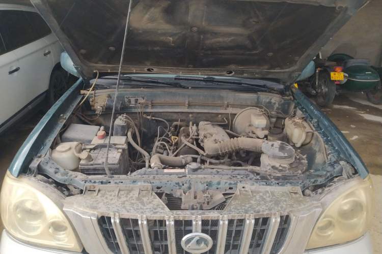 Used Leopaard Feiyang 2010 2.2L - YZK1022EAS Engine Bay