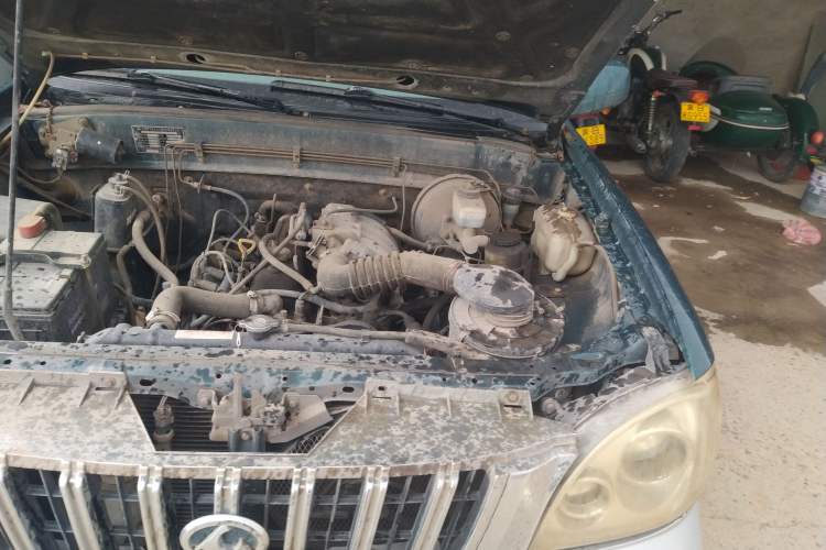 Used Leopaard Feiyang 2010 2.2L - YZK1022EAS Engine Bay Left