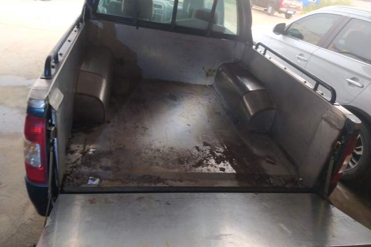 Used Leopaard Feiyang 2010 2.2L - YZK1022EAS Trunk
