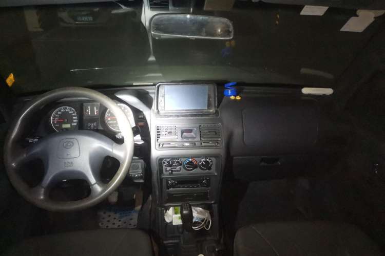 Used Leopaard Heijingang 2009 2.4L Manual 4x4 Center Console