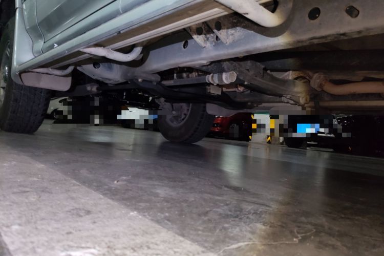 Used Leopaard Heijingang 2009 2.5T Diesel Two-Wheel Drive Chassis Rear Left