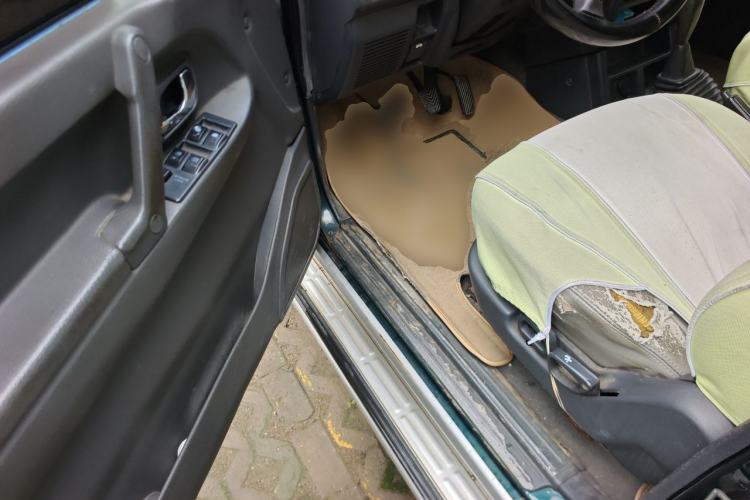 Used Leopaard Heijingang 2009 2.4L Manual Two-Wheel Drive Driver Seat