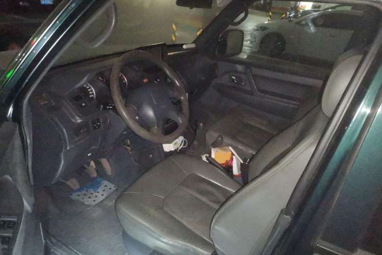 Used Leopaard Heijingang 2009 2.4L Manual 4x4 Driver Seat